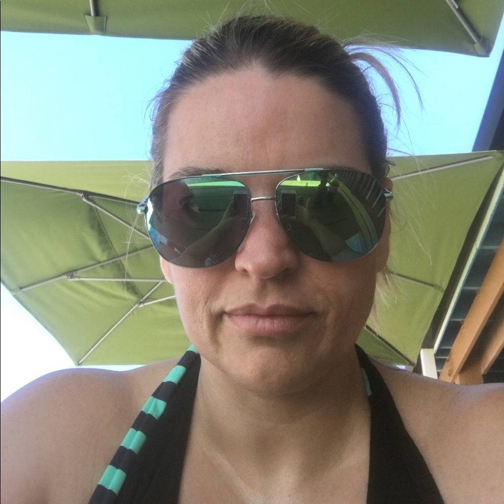 Meet your Posher, Becca